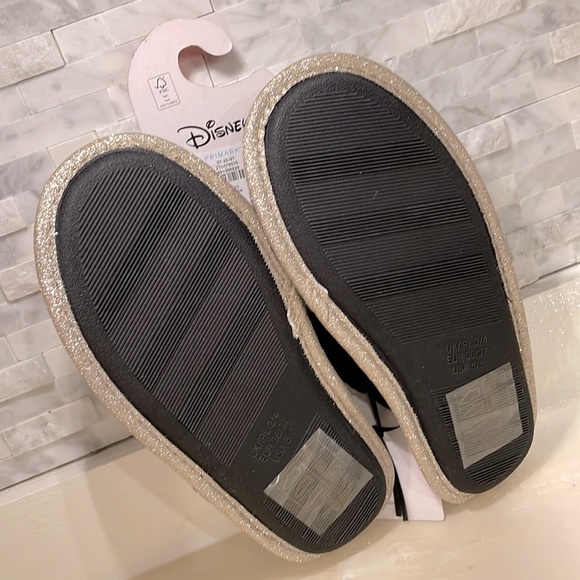 🆕Disney Mickey Mouse Quilted Black/Gold Glitter Slippers & Metallic Icon Charms - Picture 3 of 11